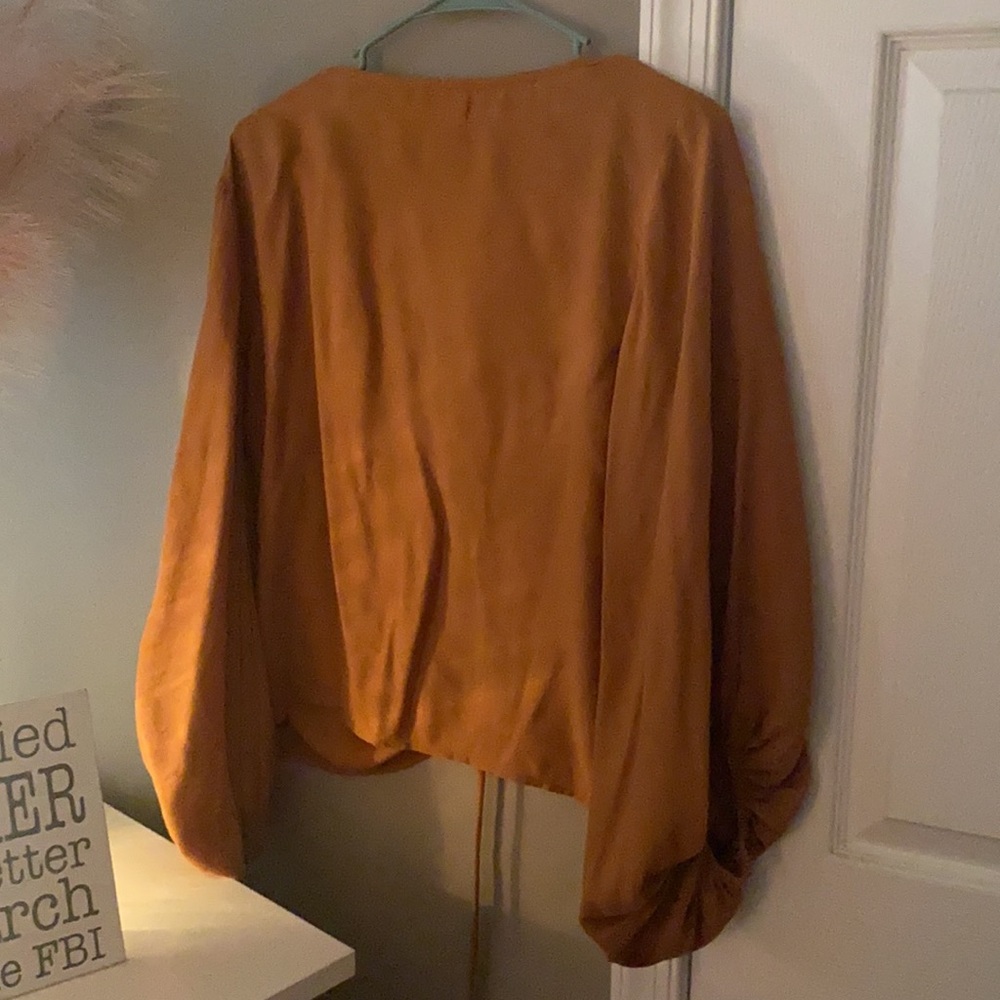 Vici scrunch top with balloon sleeves - Picture 6 of 6